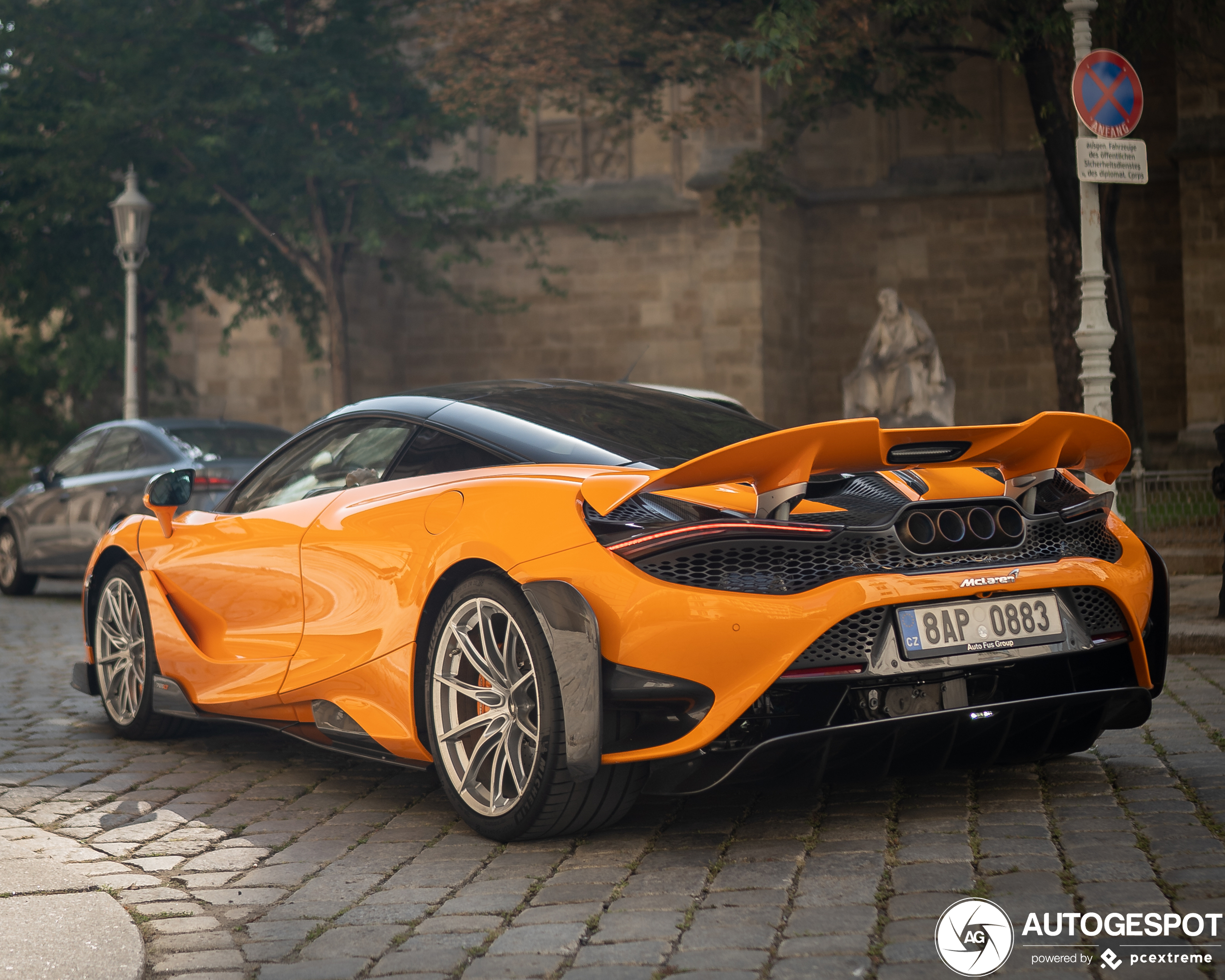 McLaren 765LT