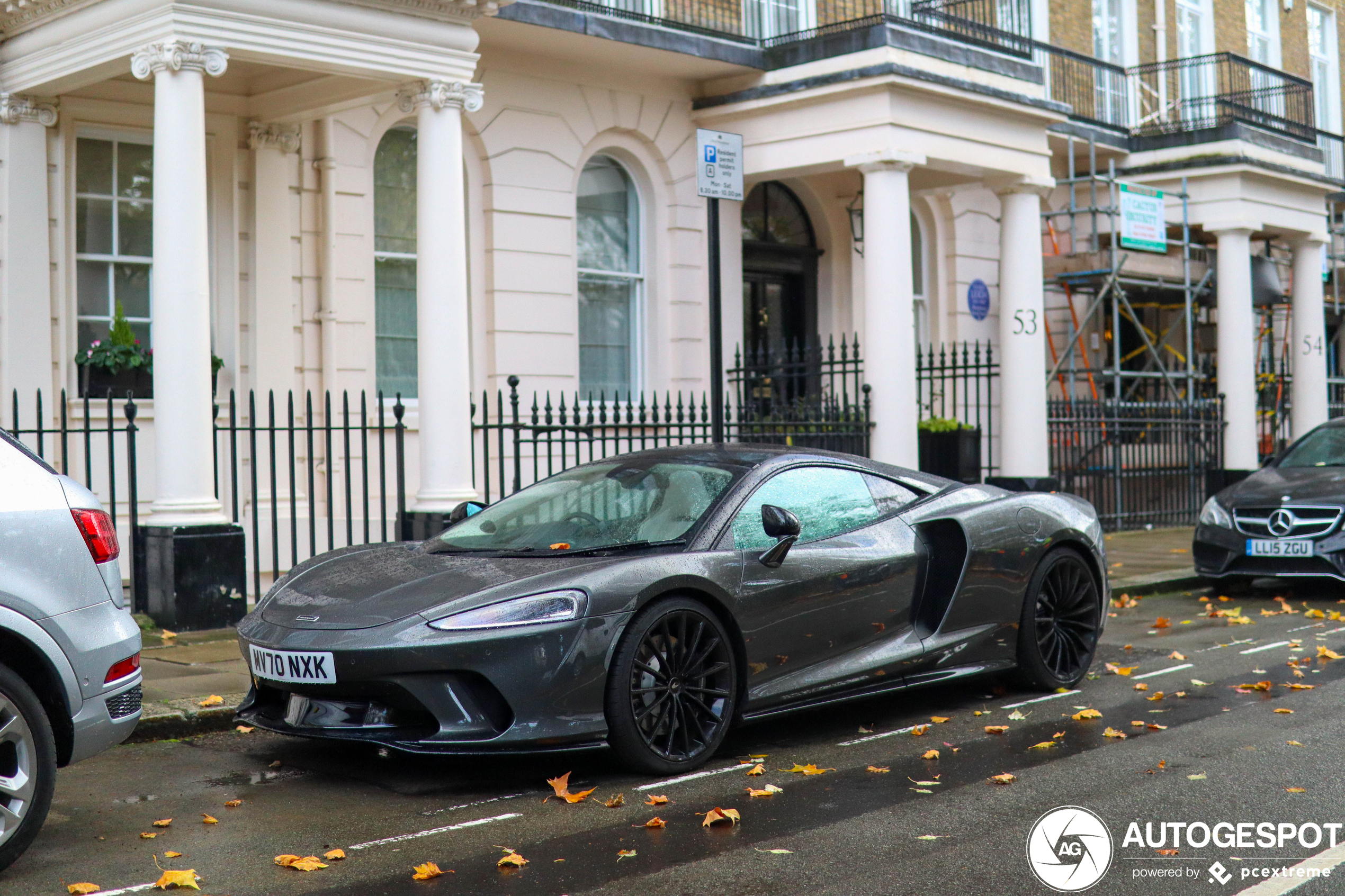 McLaren GT