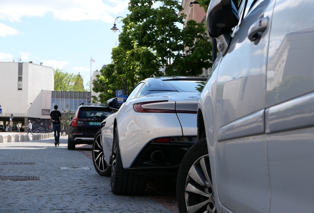 Aston Martin DB11