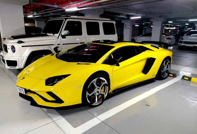 Lamborghini Aventador S LP740-4 Mansory