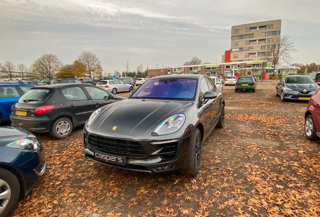 Porsche 95B Macan GTS