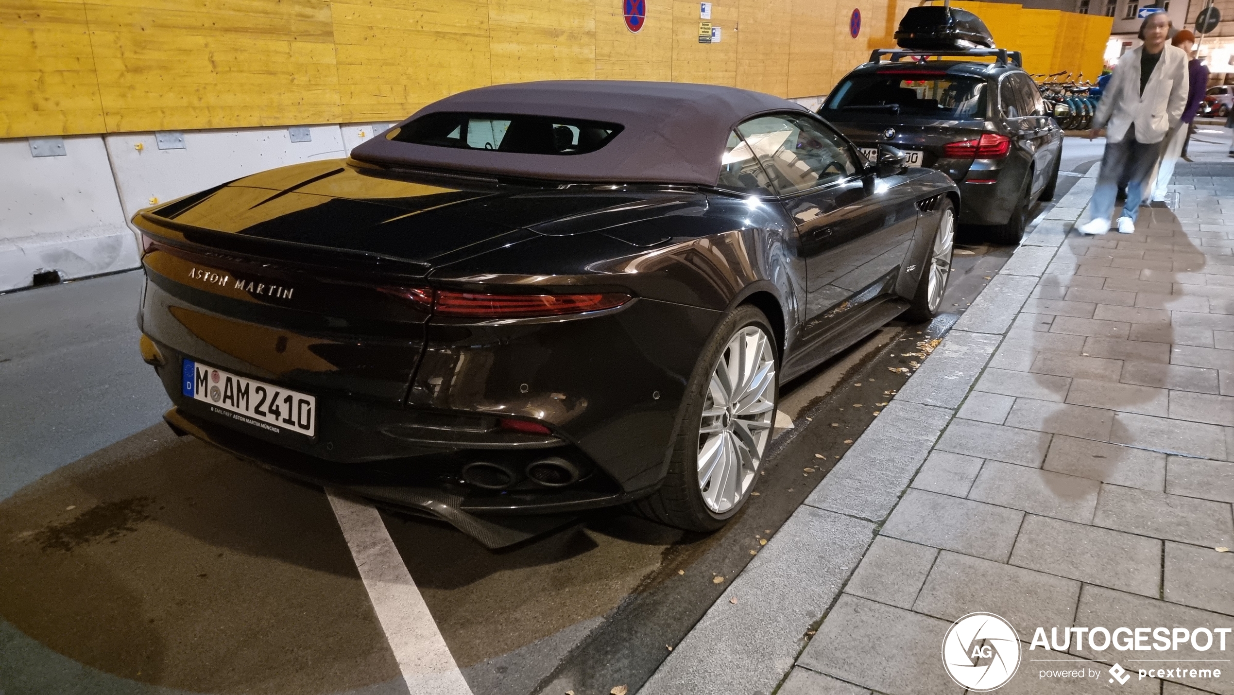 Aston Martin DBS Superleggera Volante