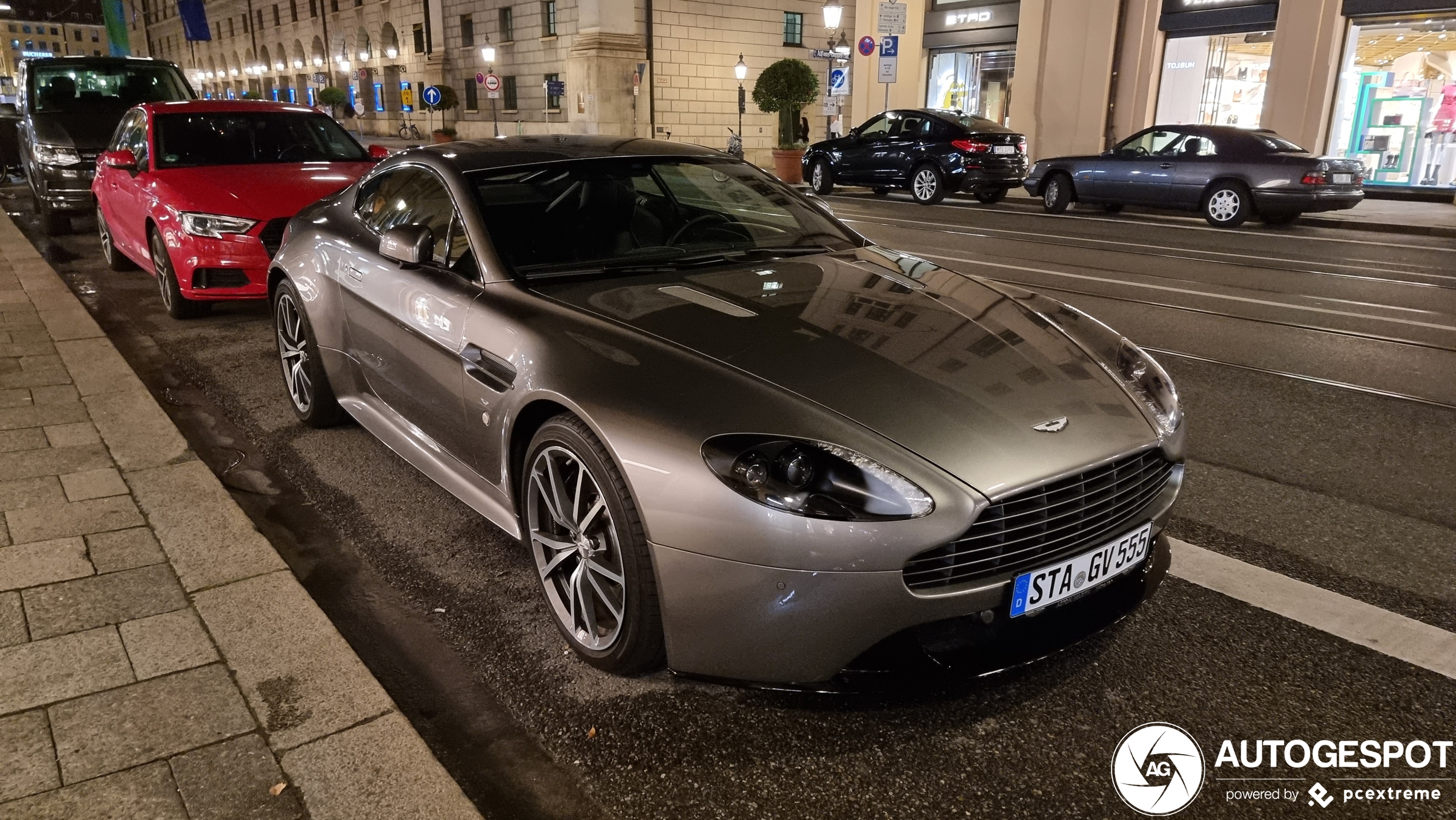 Aston Martin V8 Vantage 2012