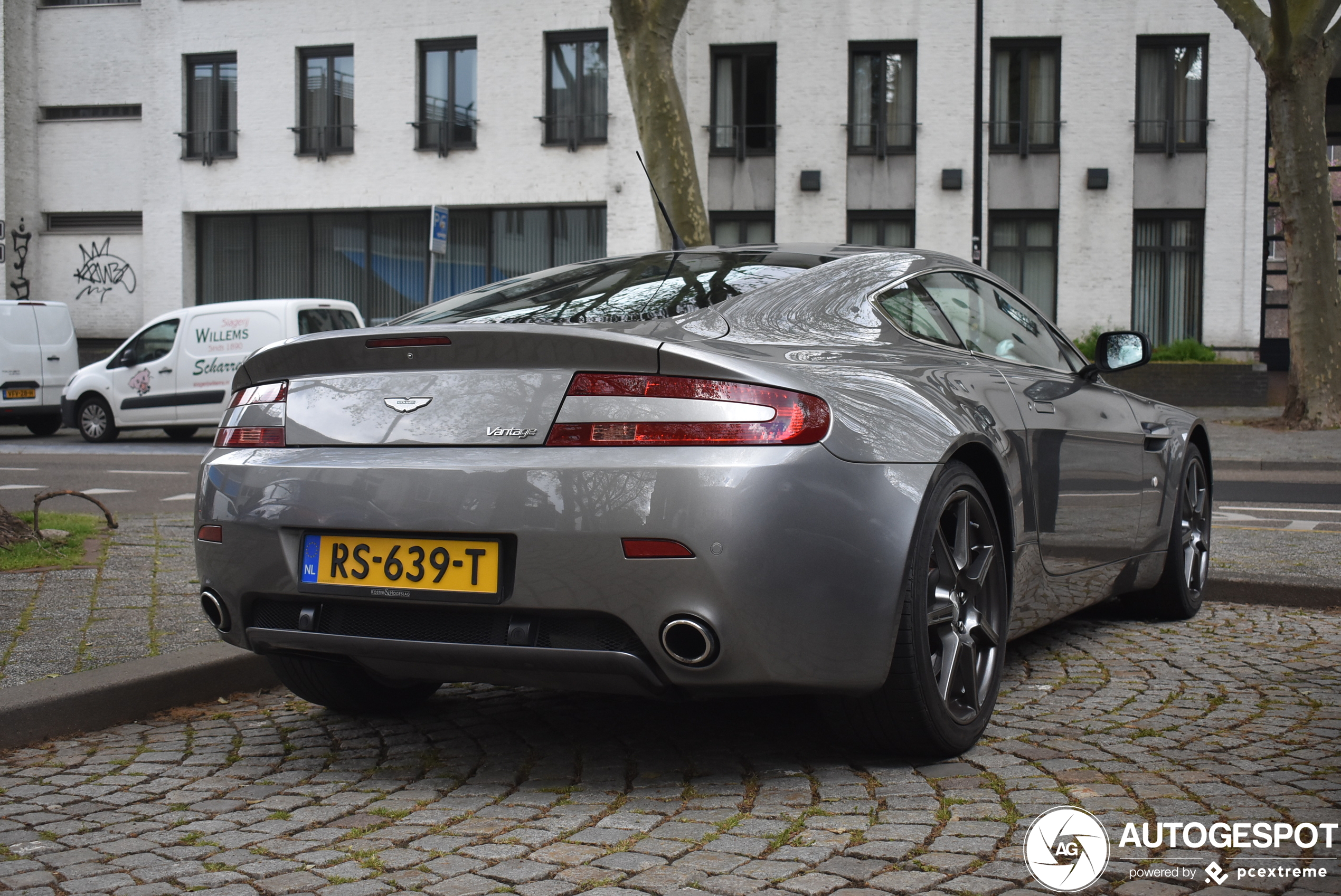 Aston Martin V8 Vantage