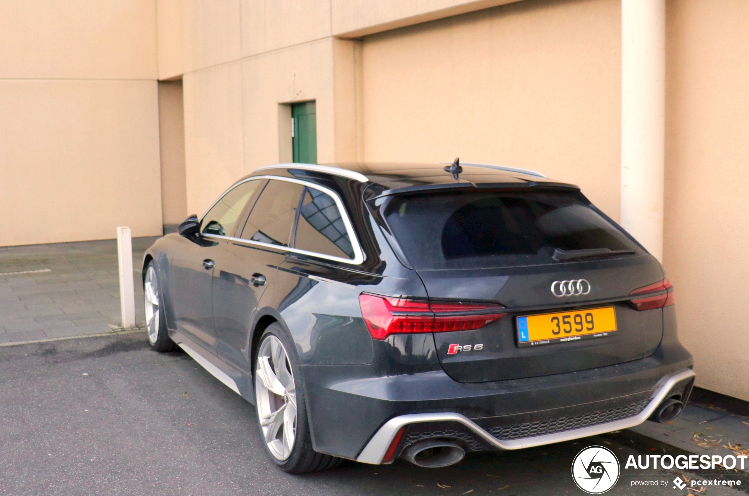 Audi RS6 Avant C8