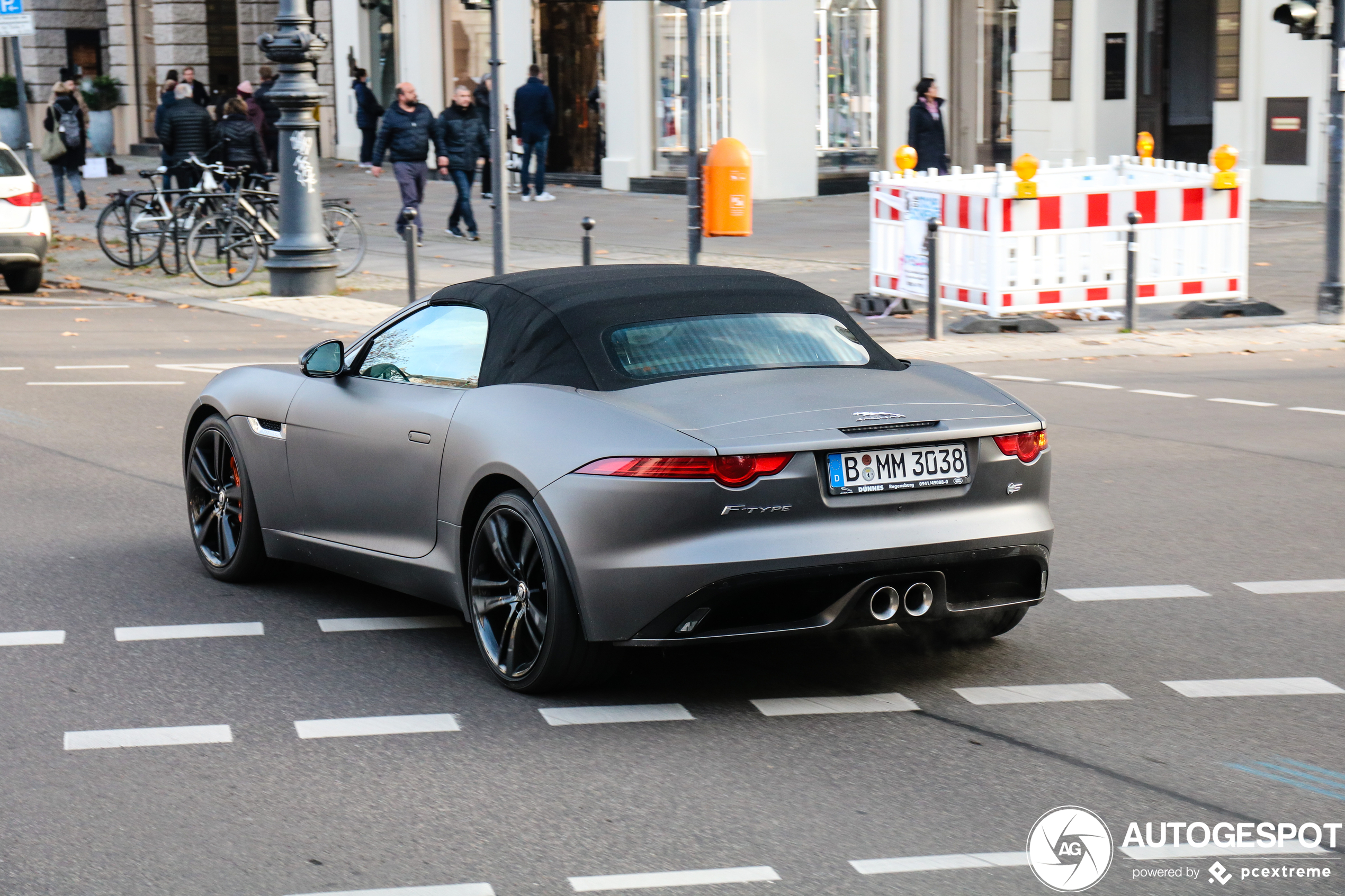 Jaguar F-TYPE S Convertible British Design Edition