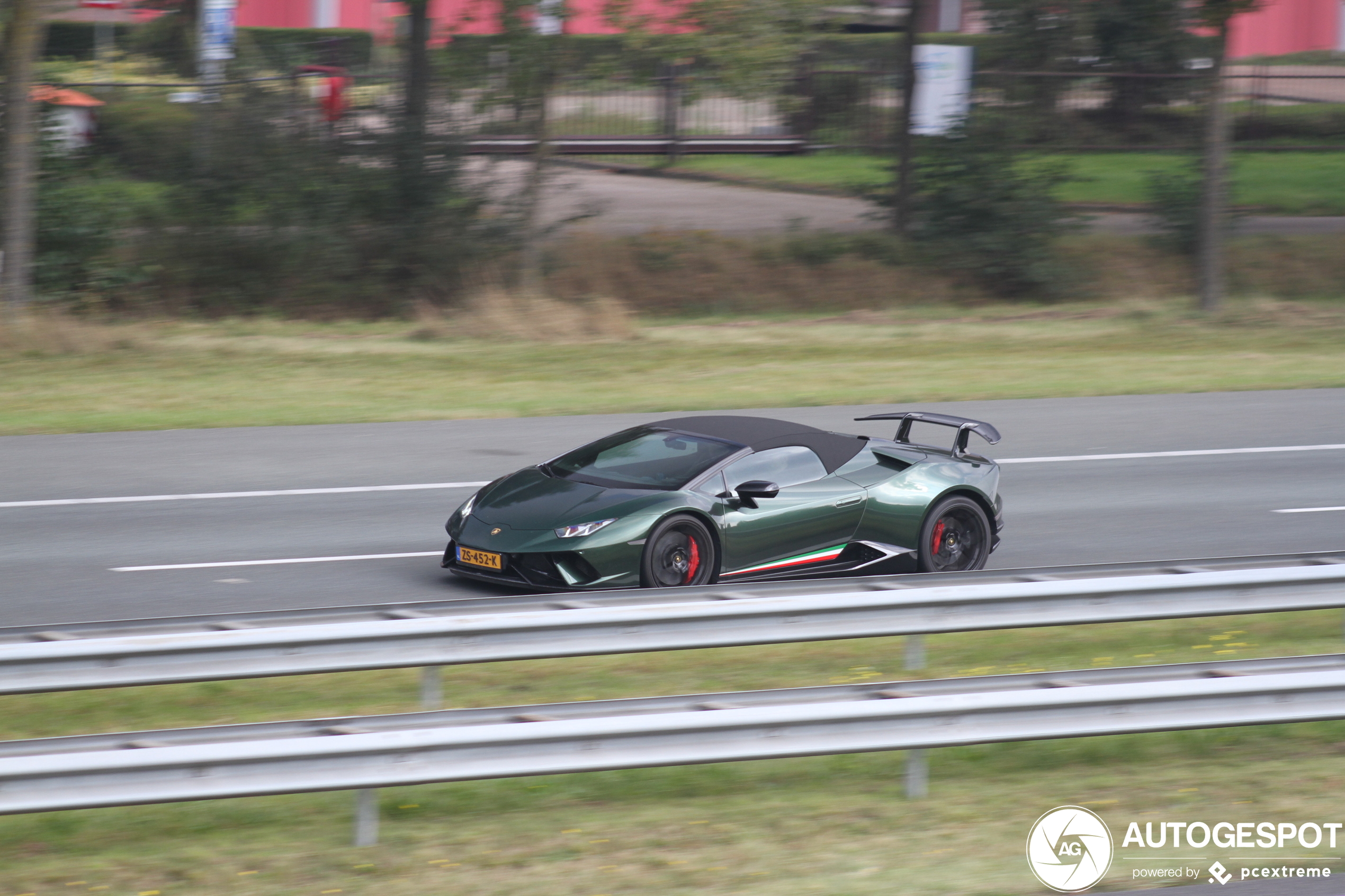 Lamborghini Huracán LP640-4 Performante Spyder