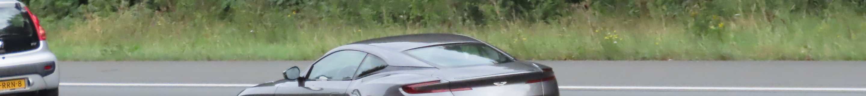 Aston Martin DB11