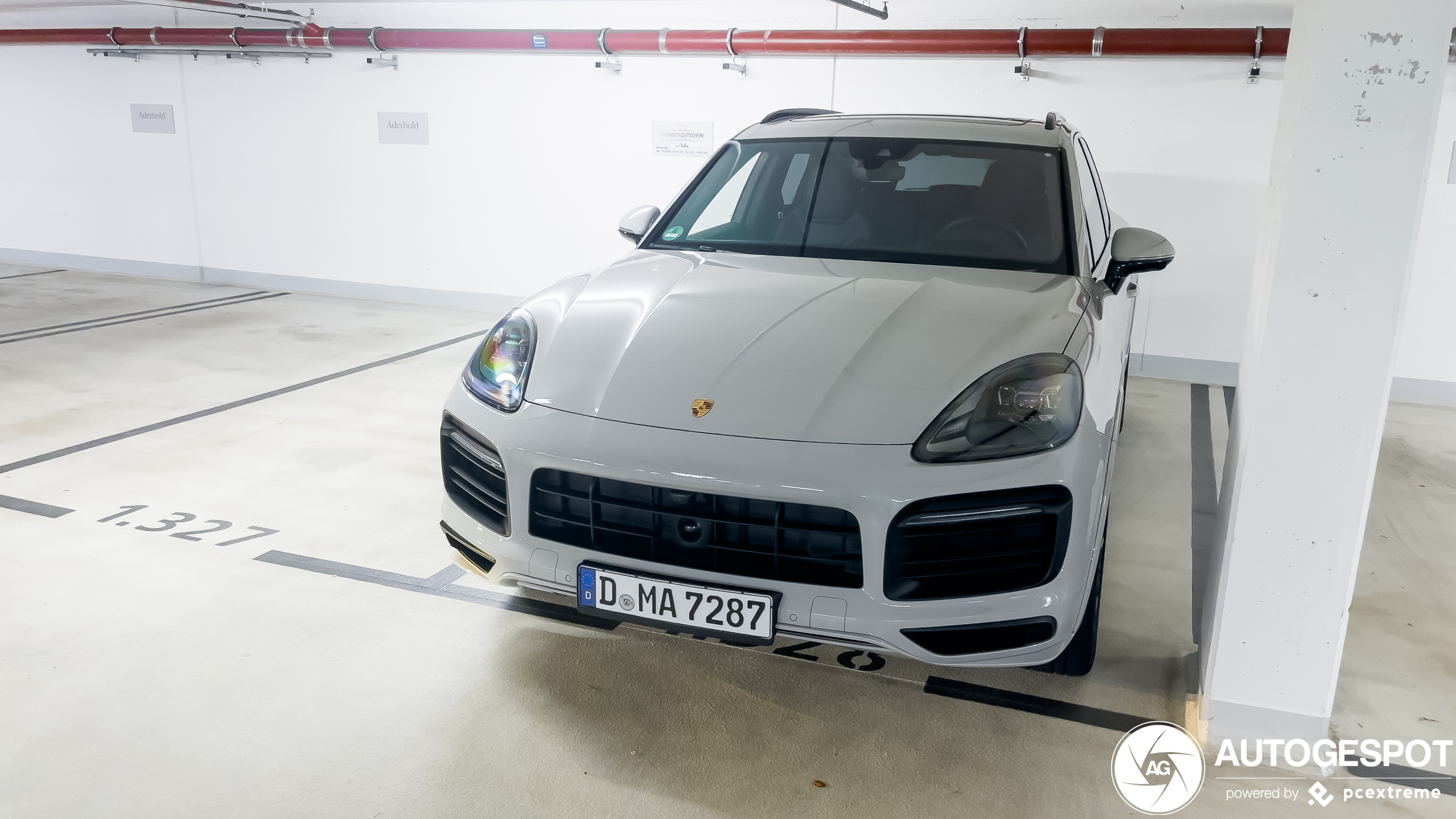 Porsche 9YA Cayenne GTS