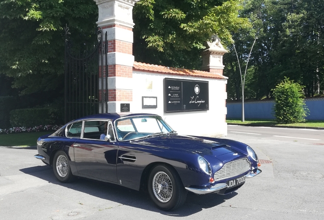 Aston Martin DB6 Superleggera