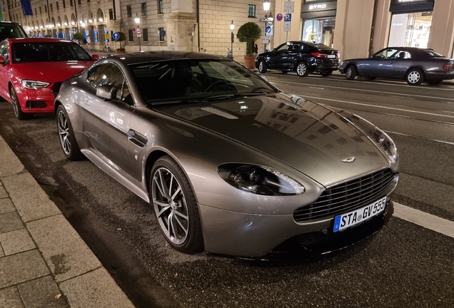 Aston Martin V8 Vantage 2012