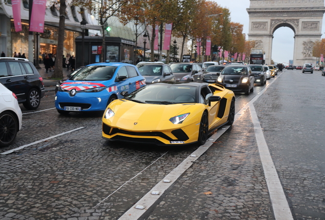 Lamborghini Aventador S LP740-4 Roadster