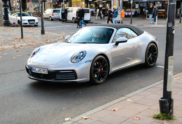 Porsche 992 Carrera 4S Cabriolet