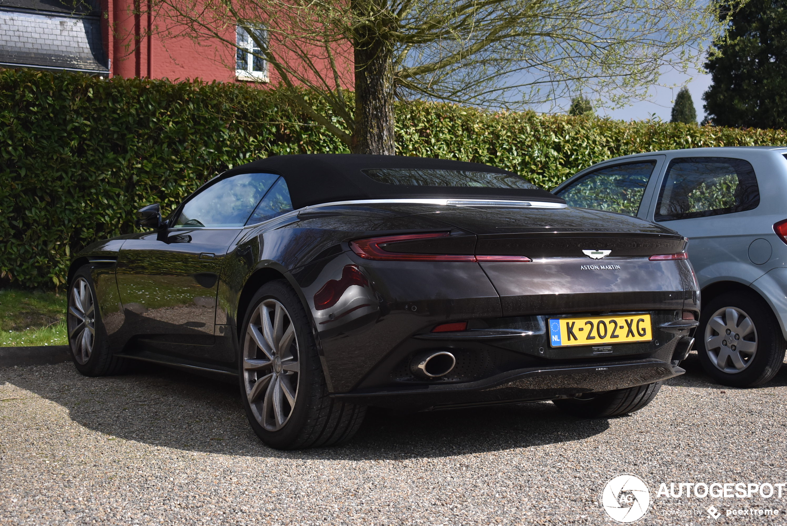 Aston Martin DB11 V8 Volante