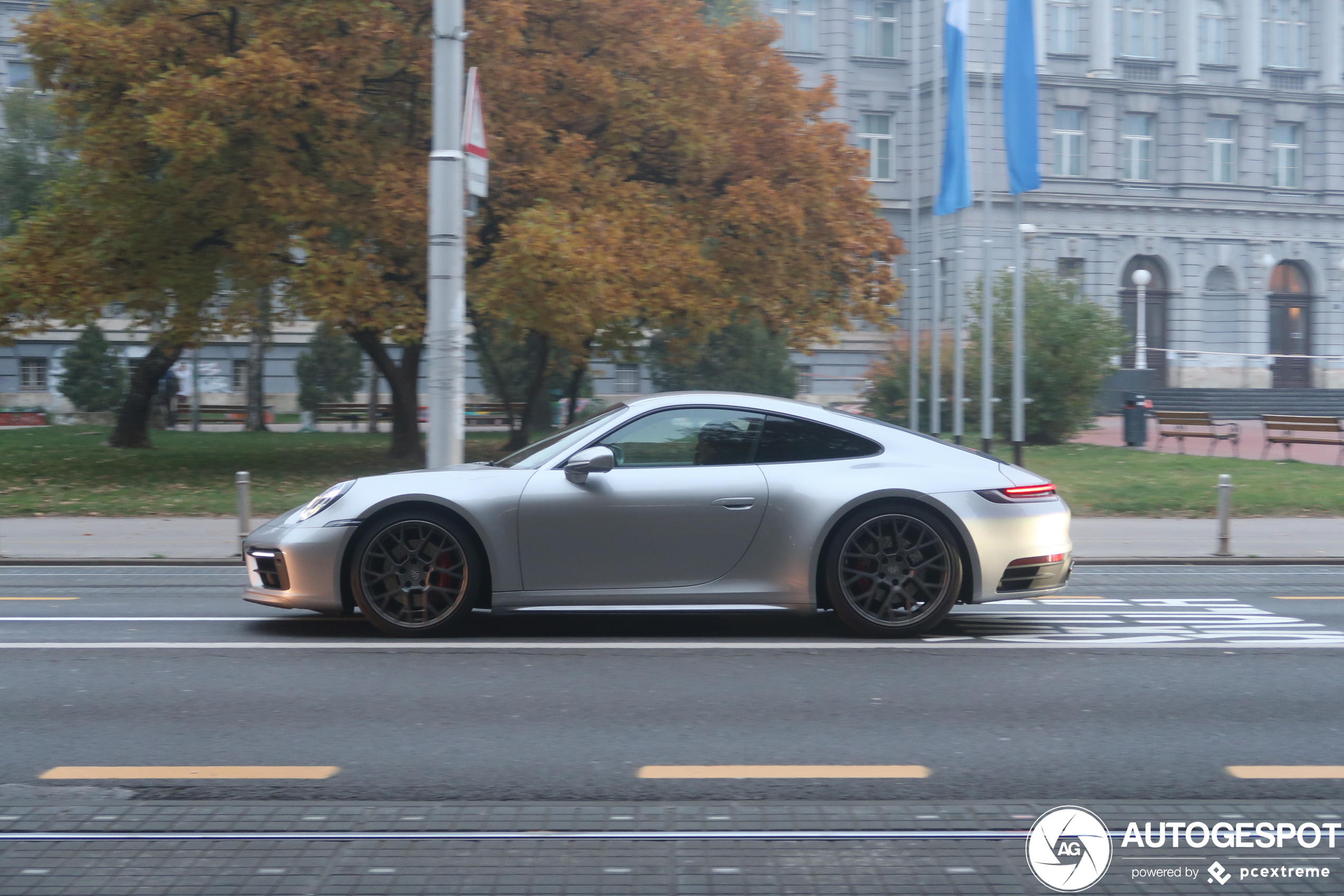 Porsche 992 Carrera 4S