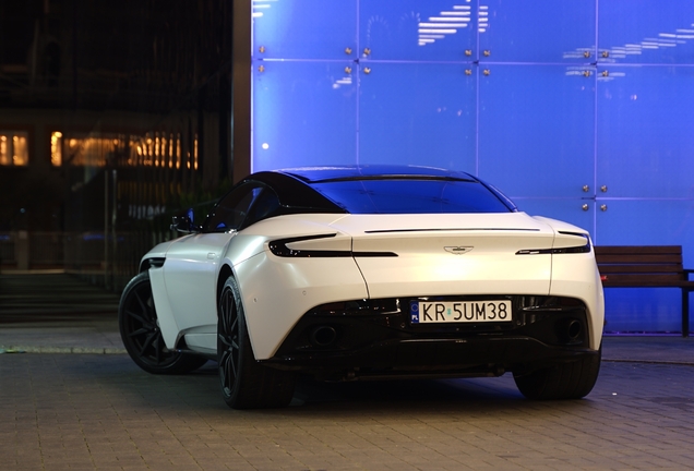 Aston Martin DB11