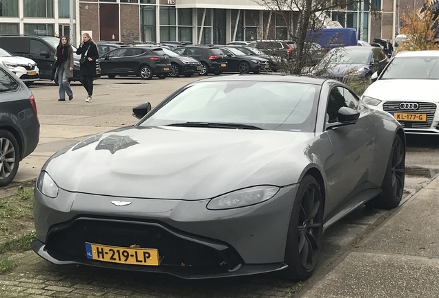 Aston Martin V8 Vantage 2018