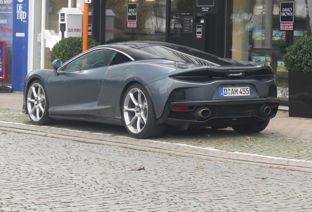 McLaren GT