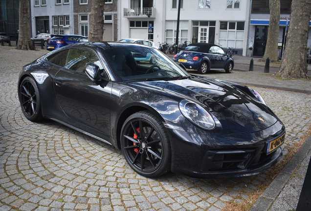 Porsche 992 Carrera 4S