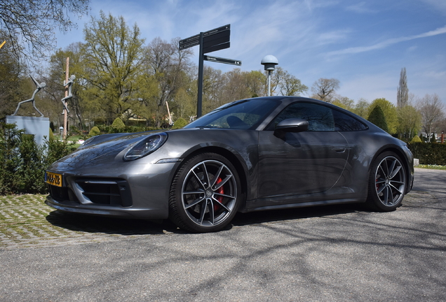 Porsche 992 Carrera 4S