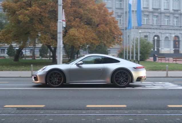 Porsche 992 Carrera 4S