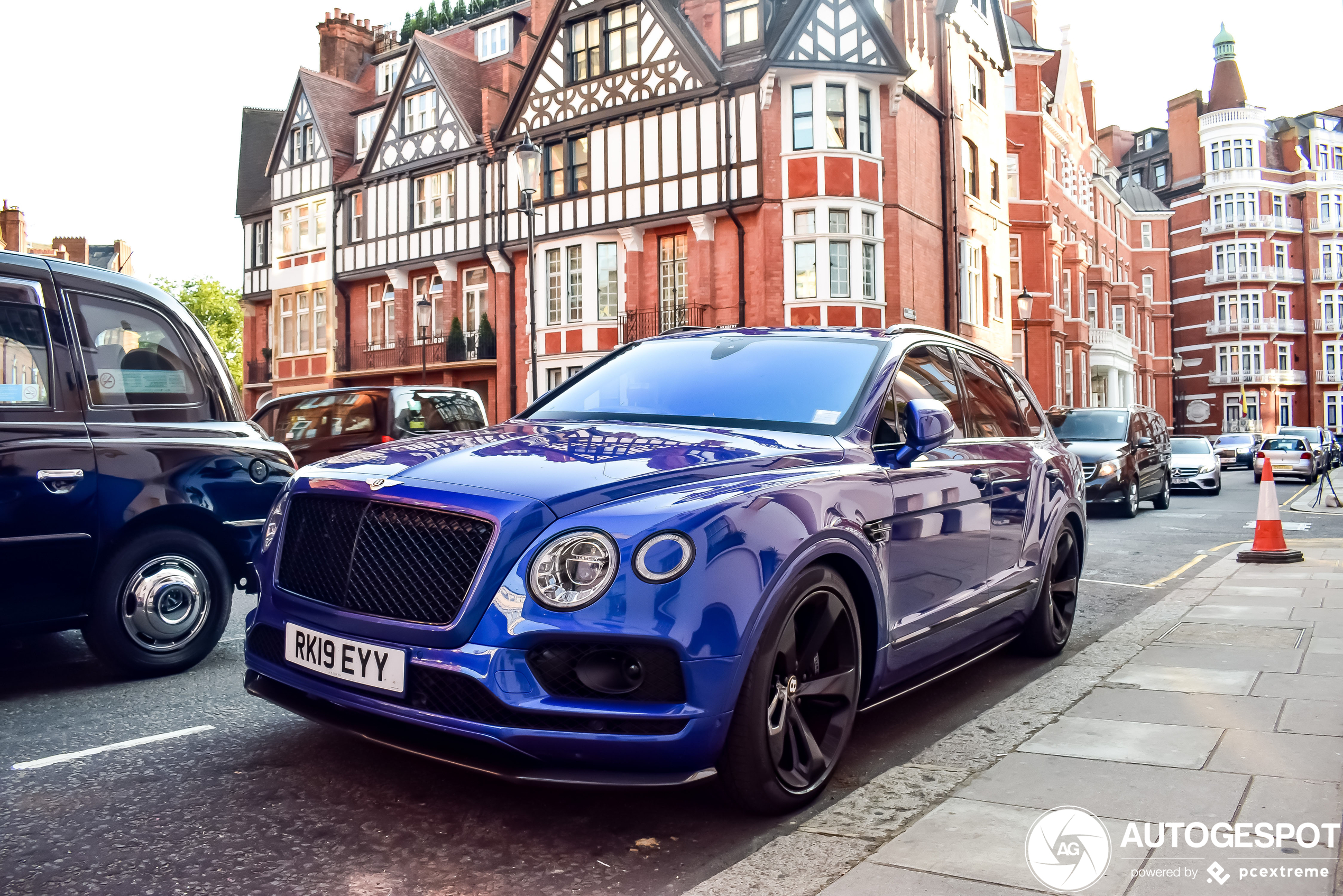 Bentley Bentayga V8