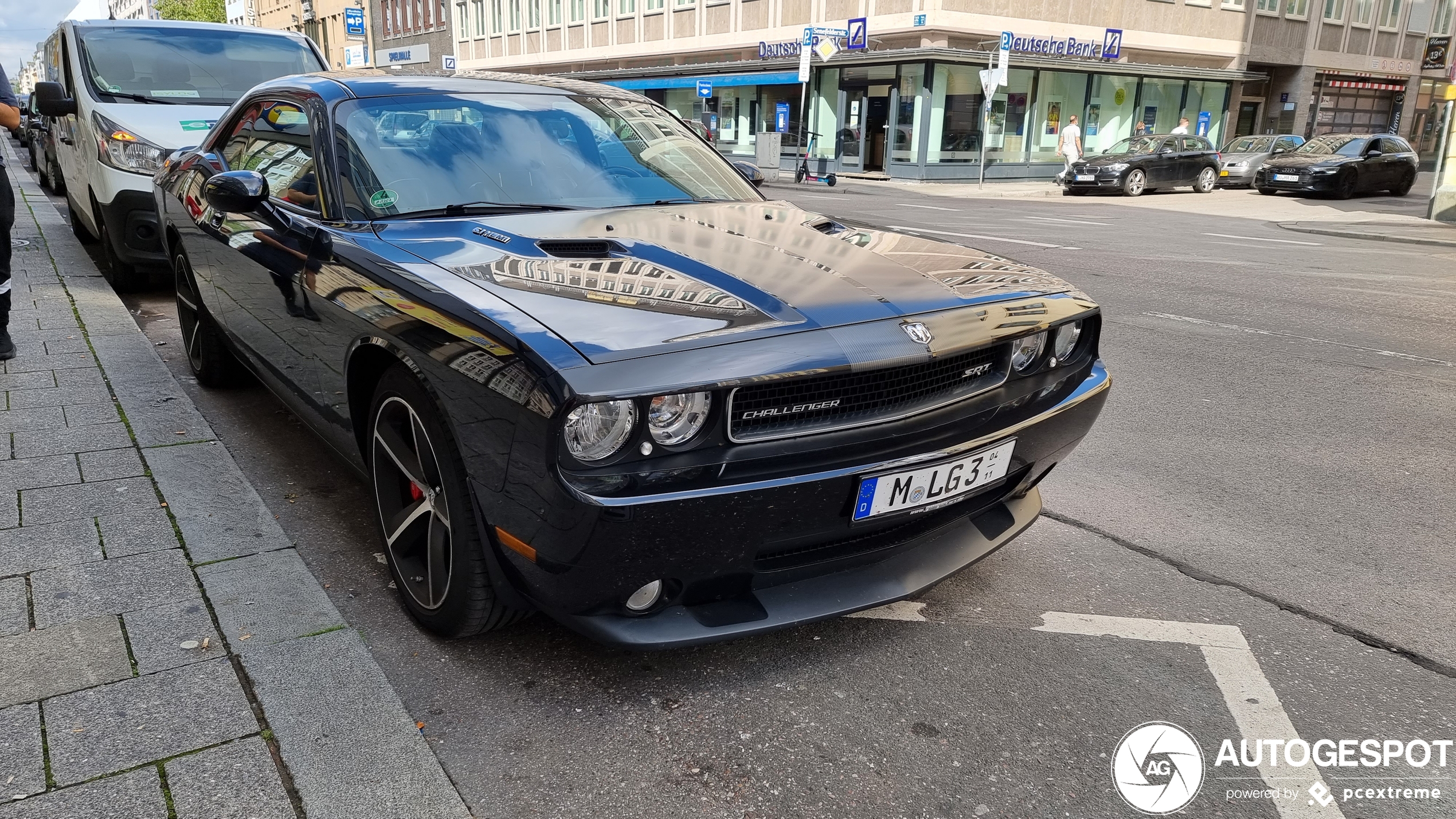 Dodge Challenger SRT-8