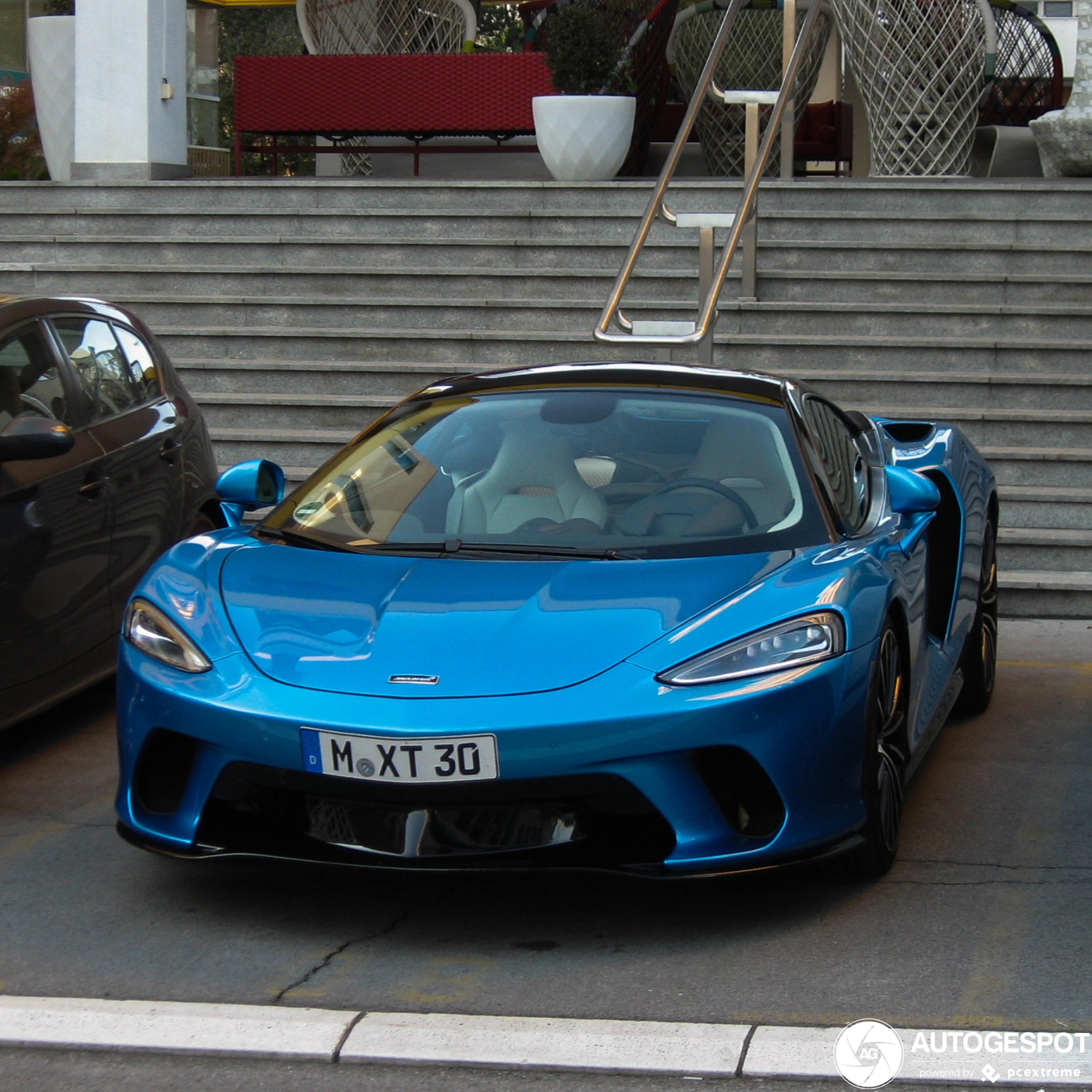 McLaren GT