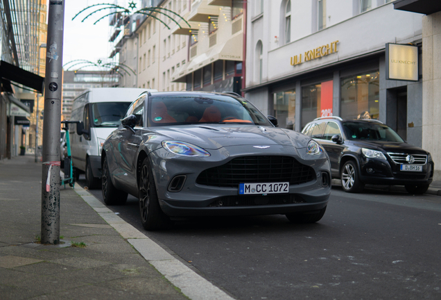 Aston Martin DBX