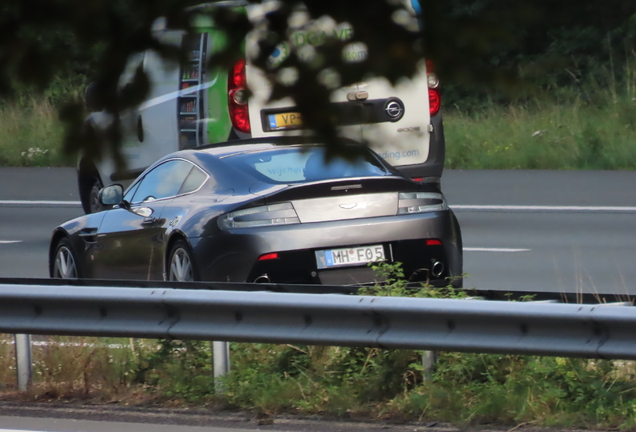 Aston Martin V8 Vantage 2012