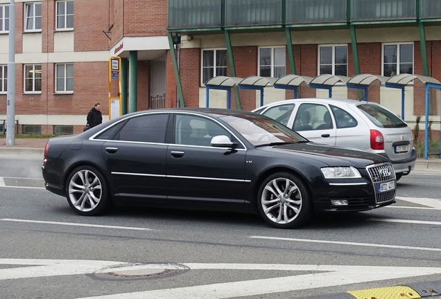 Audi S8 D3