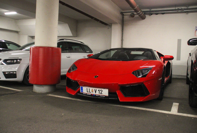 Lamborghini Aventador LP700-4 Roadster