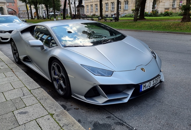 Lamborghini Huracán LP640-4 EVO