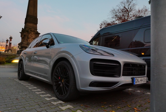 Porsche 9YA Cayenne GTS