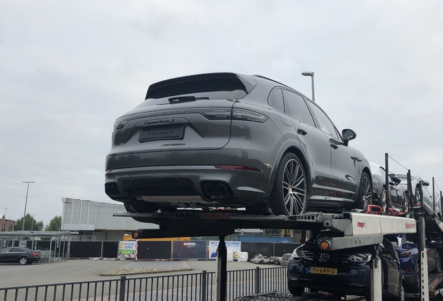 Porsche Cayenne Turbo S E-Hybrid