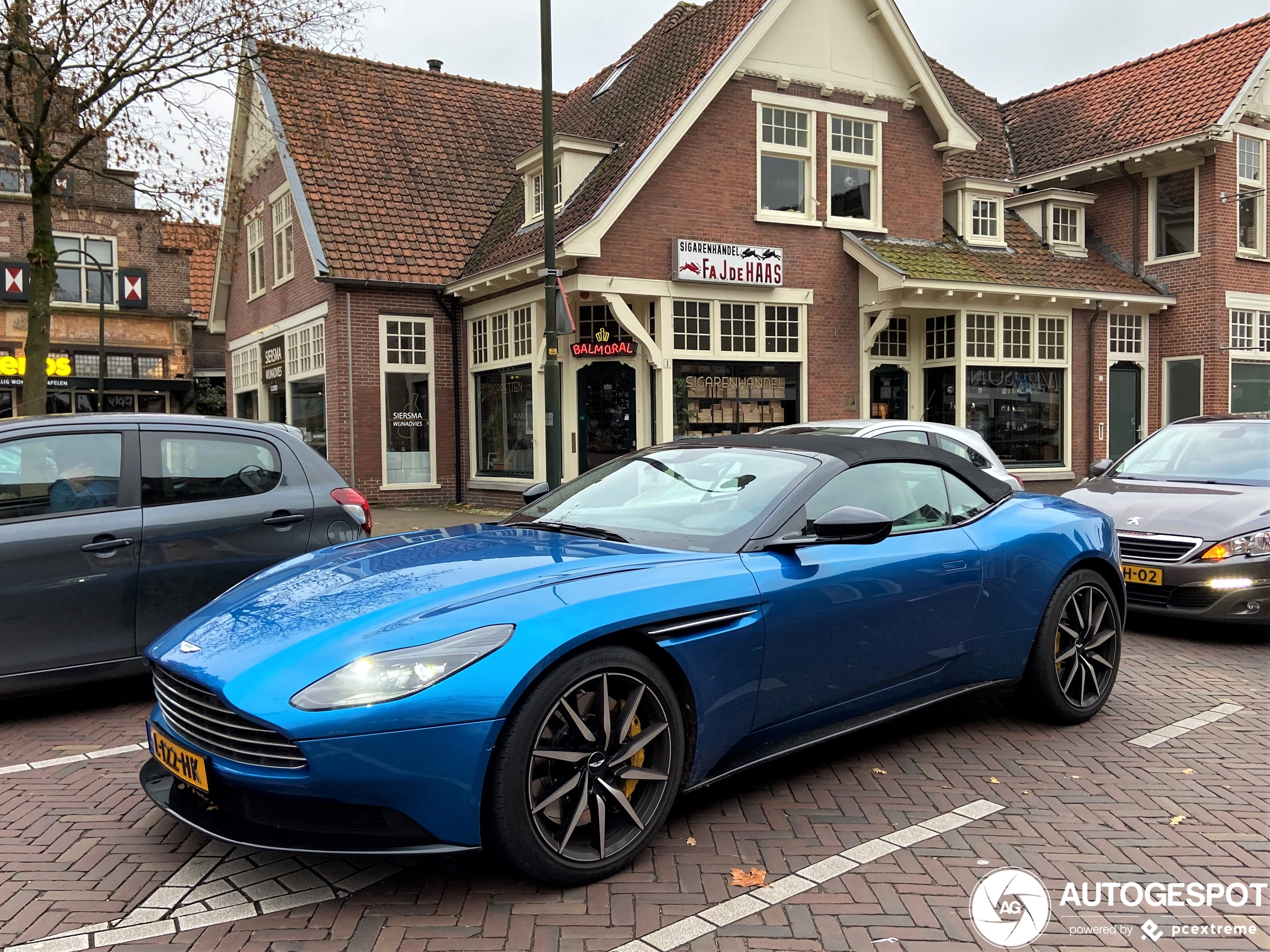 Aston Martin DB11 V8 Volante