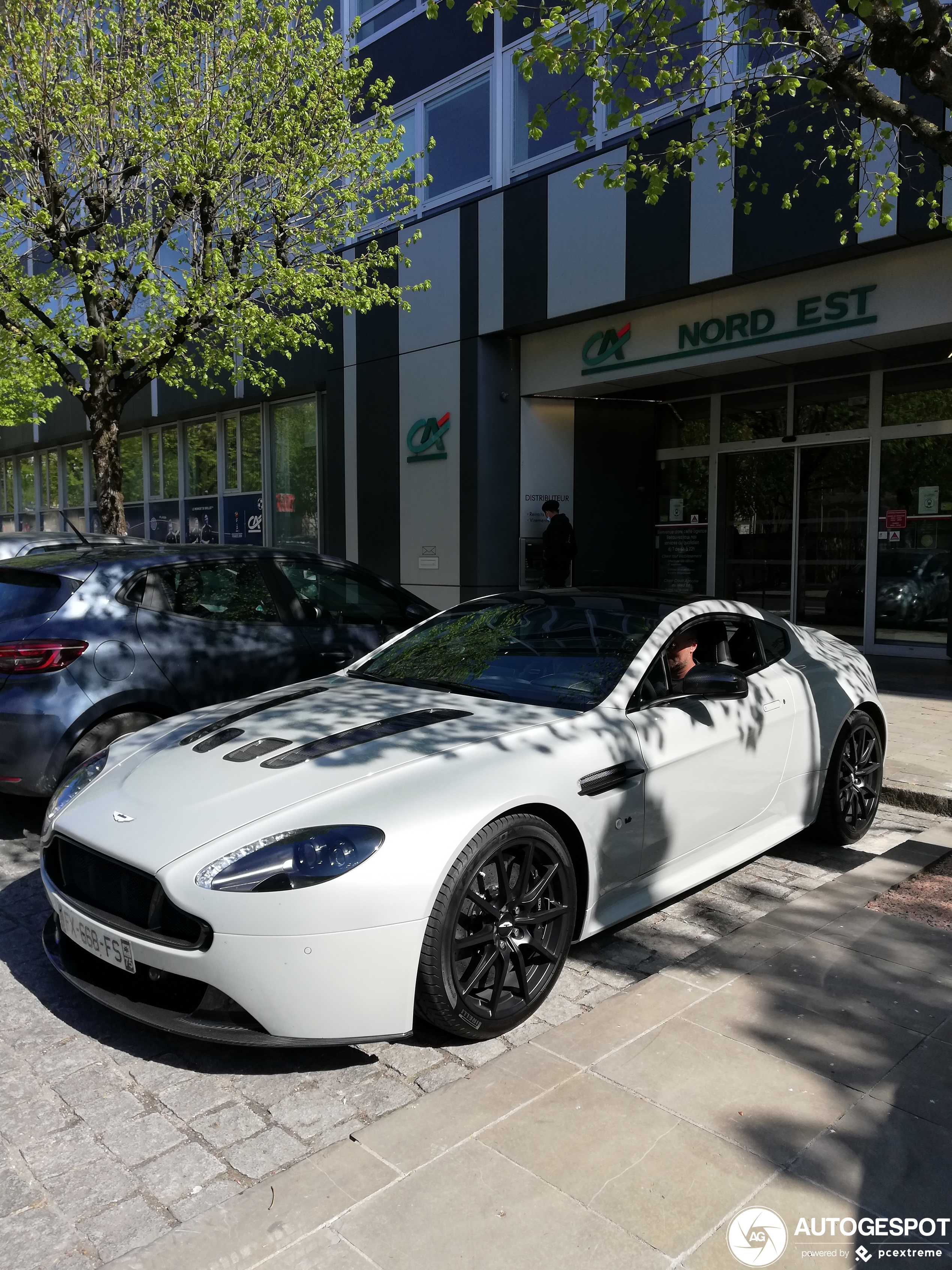 Aston Martin V12 Vantage S AMR