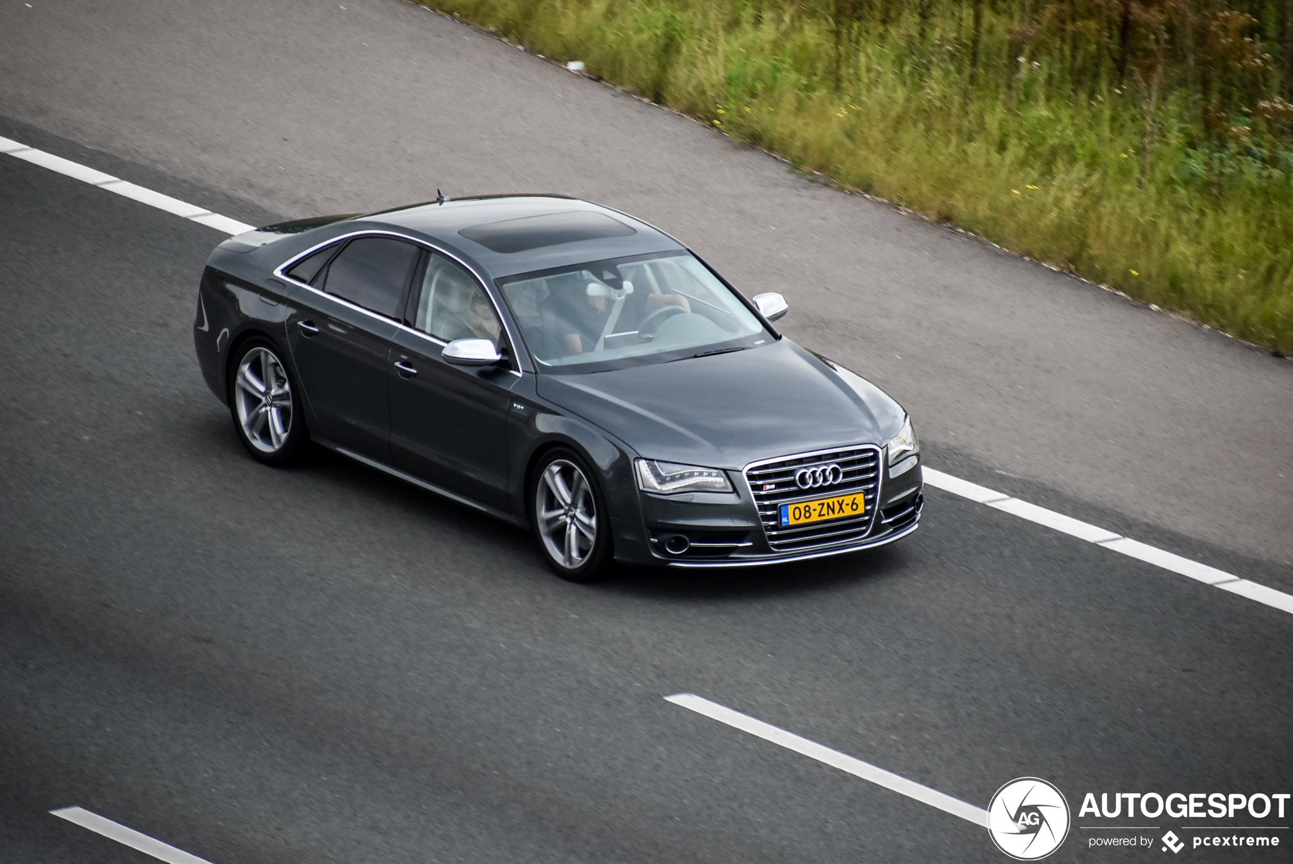 Audi S8 D4