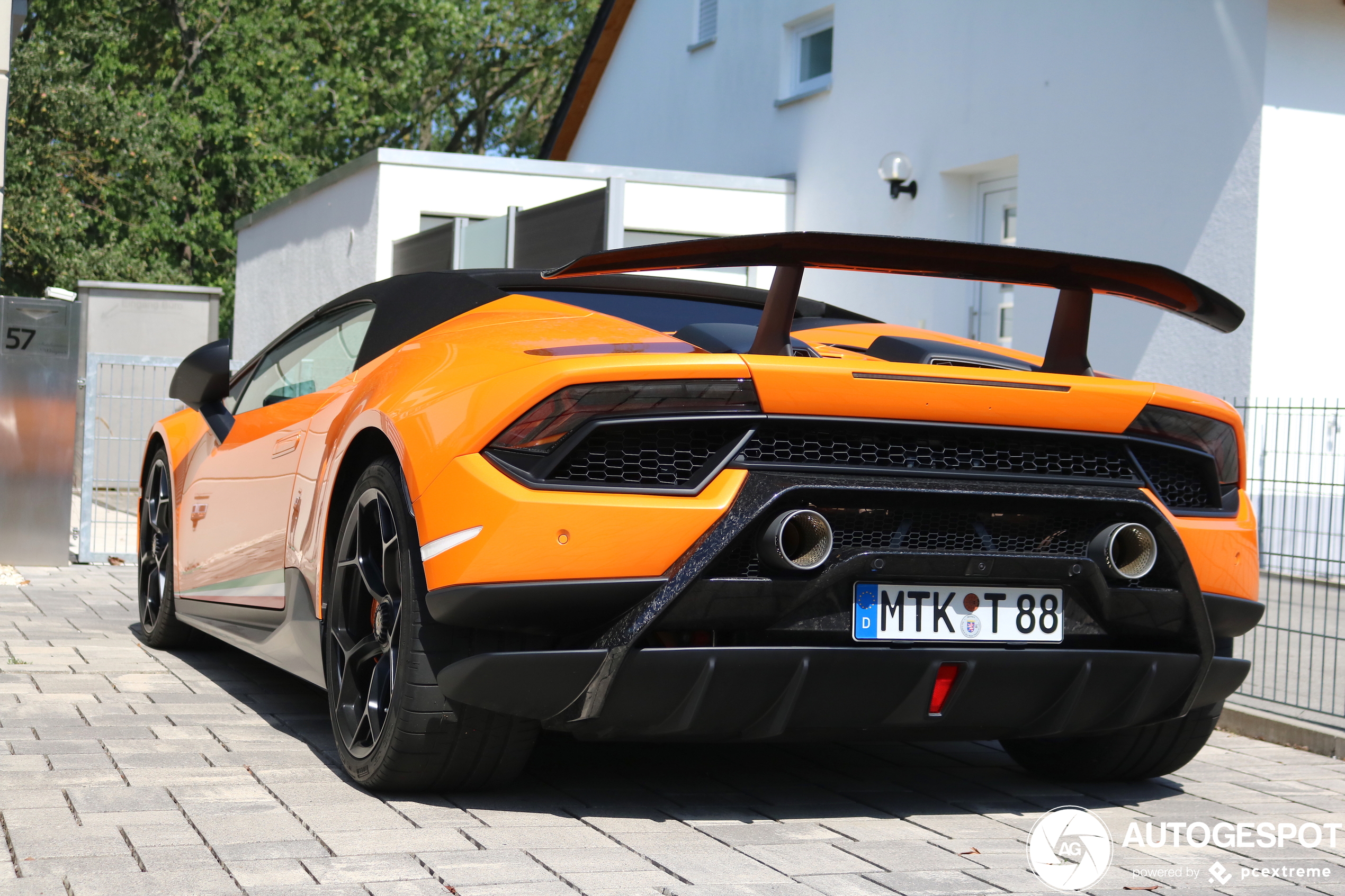 Lamborghini Huracán LP640-4 Performante Spyder