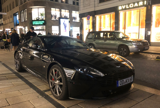 Aston Martin V8 Vantage 2012