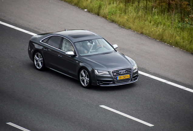 Audi S8 D4