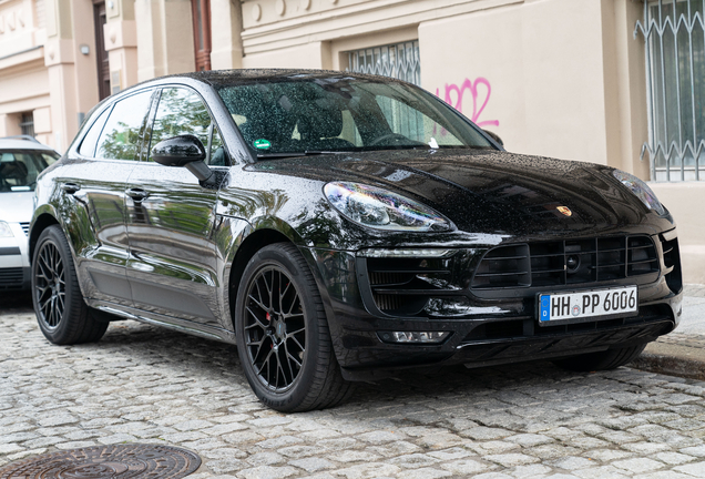 Porsche 95B Macan GTS