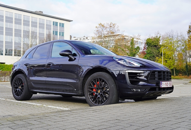 Porsche 95B Macan GTS