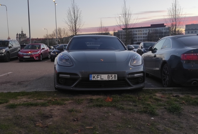 Porsche 971 Panamera Turbo S E-Hybrid