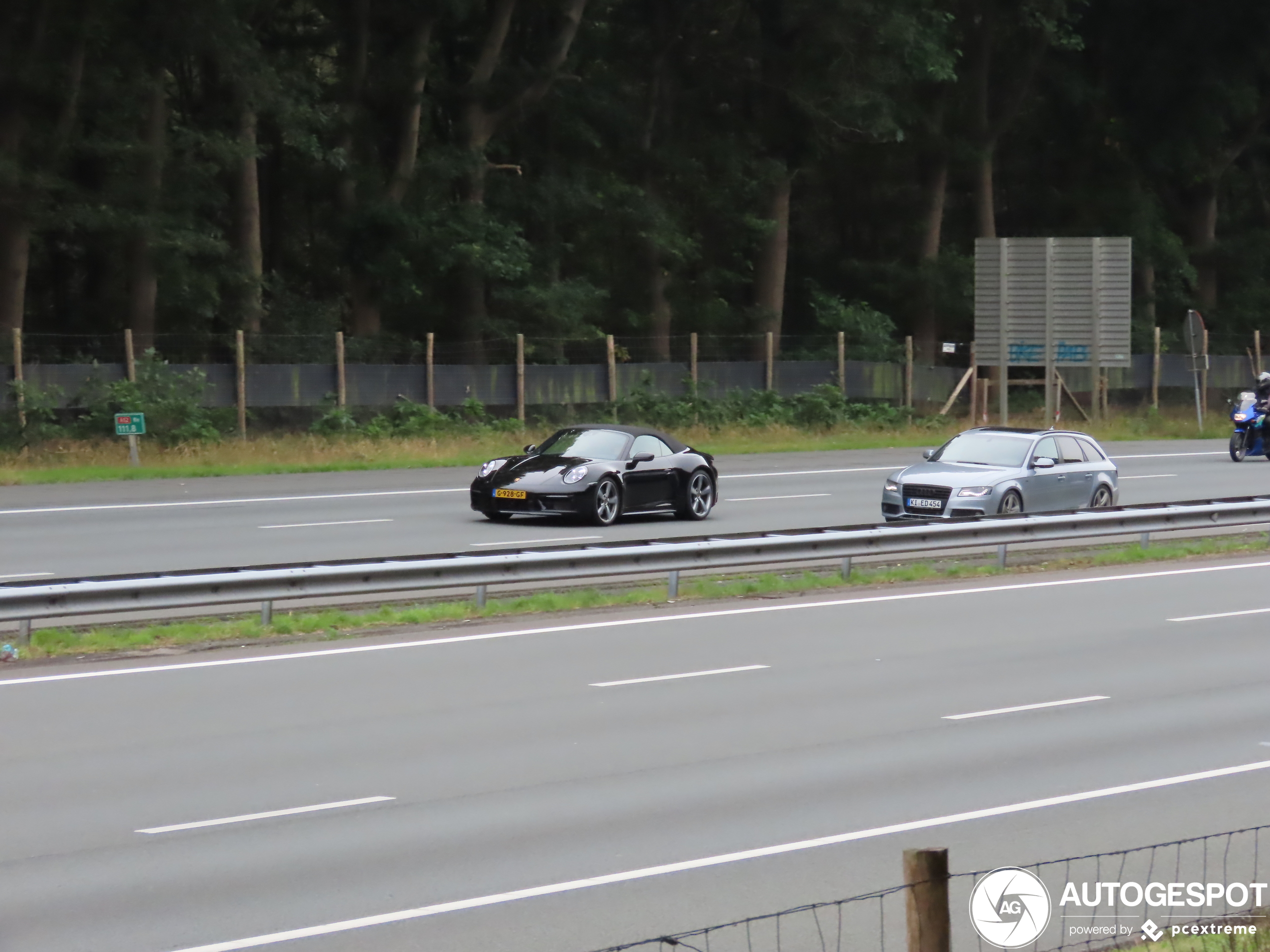 Porsche 992 Carrera 4S Cabriolet