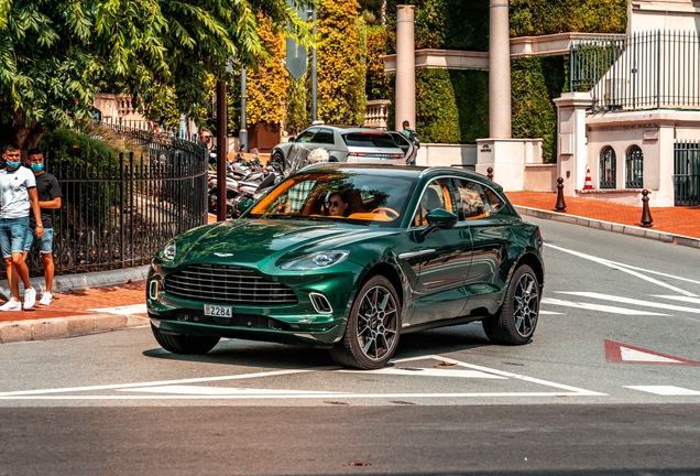 Aston Martin DBX