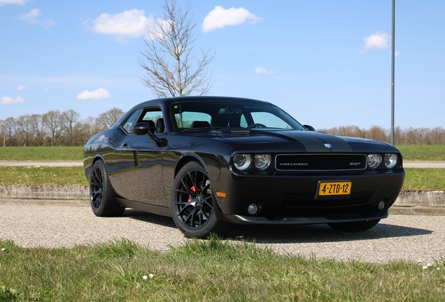 Dodge Challenger SRT-8