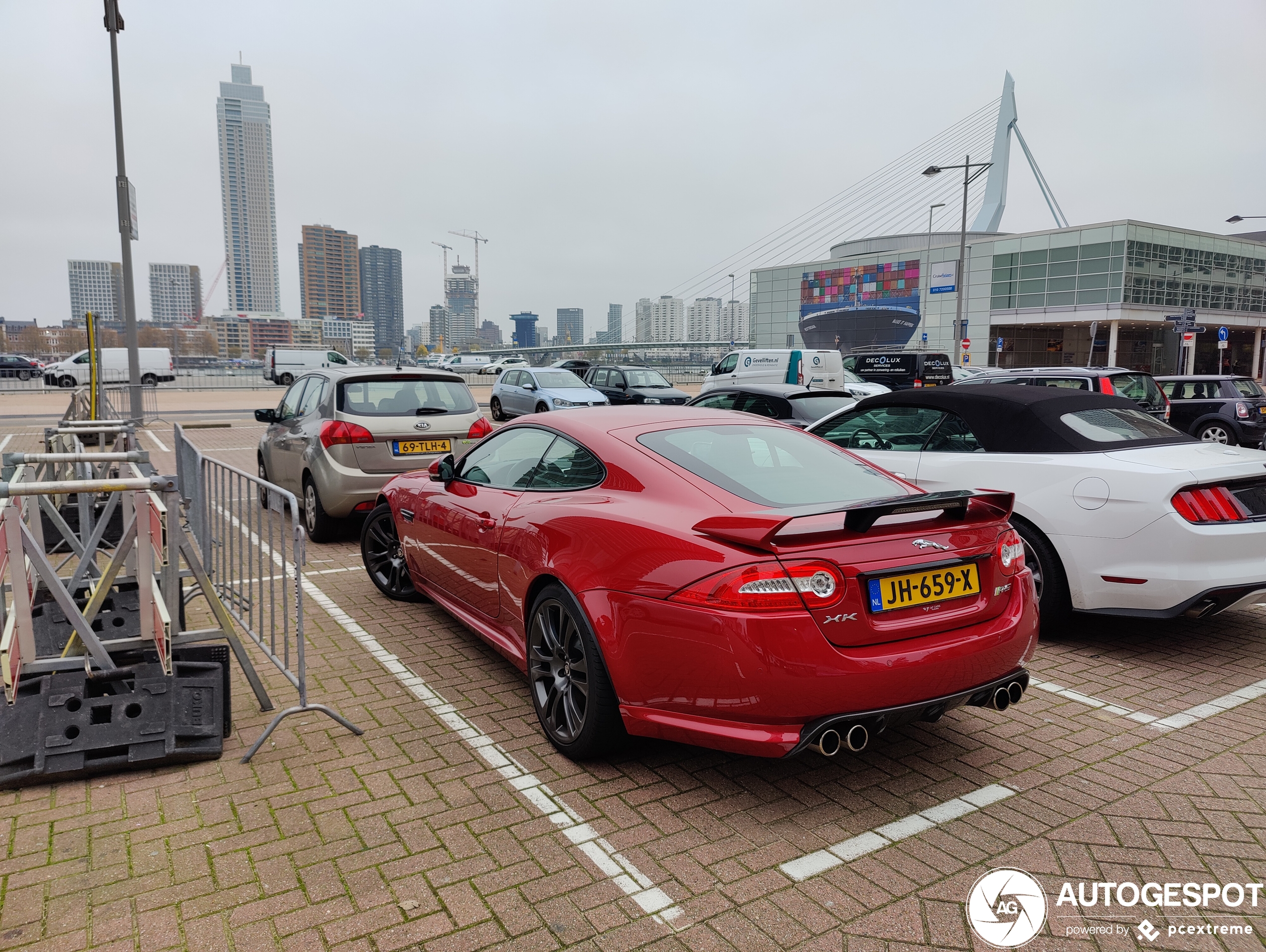 Jaguar XKR-S 2012