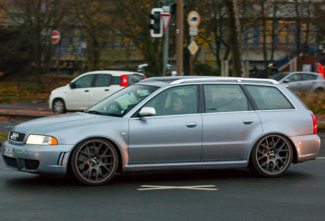 Audi RS4 Avant B5