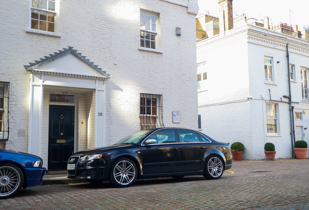 Audi RS4 Sedan